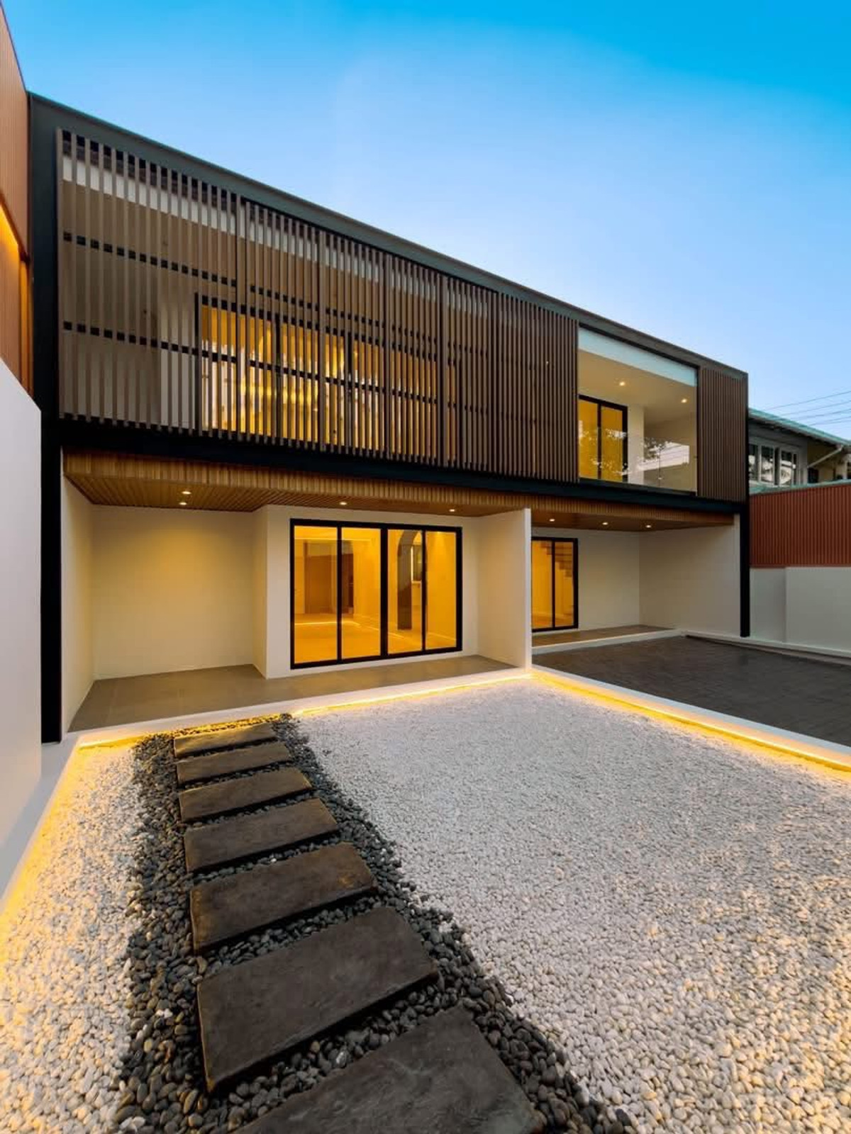 บ้านแฝด สุขุมวิท 81 / 4 ห้องนอน (ขาย), Semi-Detached House Sukhumvit 81 / 4 Bedrooms (FOR SALE) GNG126