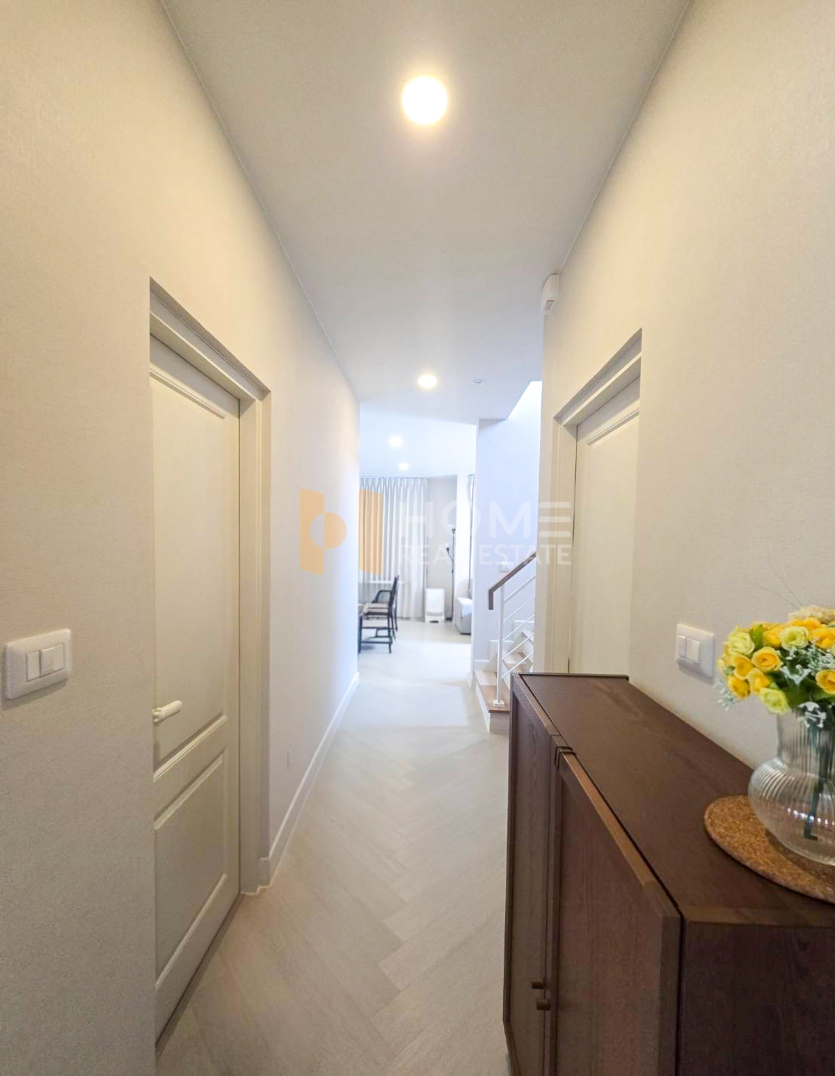 เซนโทร พหลฯ - วิภาวดี 2 / 4 ห้องนอน (ขาย), Centro Phahol - Vibhavadi 2 / 4 Bedrooms  (FOR SALE) BNS062