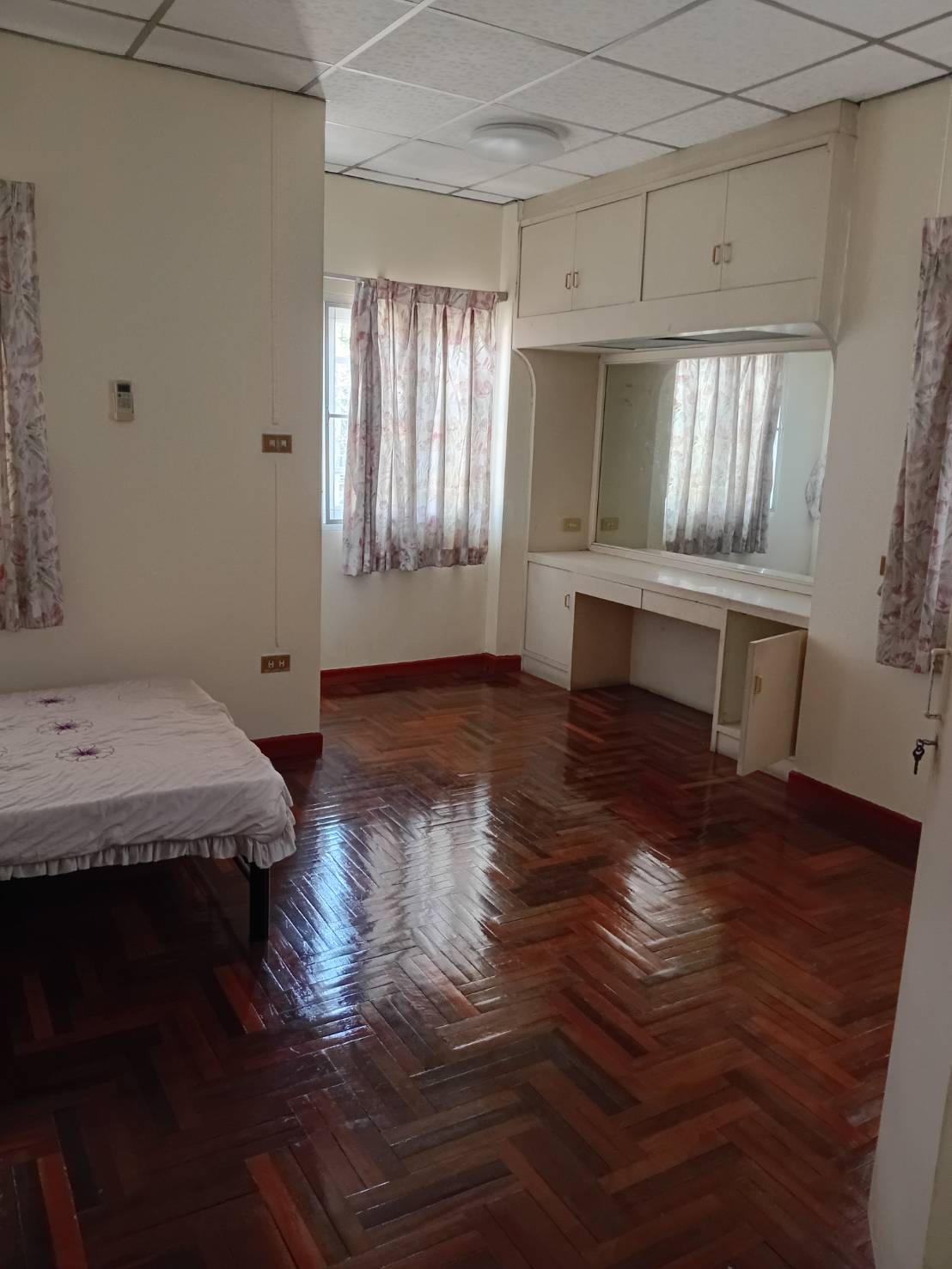 บ้านแฝด ซอยแก้วเงินทอง 44 / 3 ห้องนอน (ขาย), Semi-Detached House Soi Kaew Ngoen Thong 44 / 3 Bedrooms (FOR SALE) BALL362