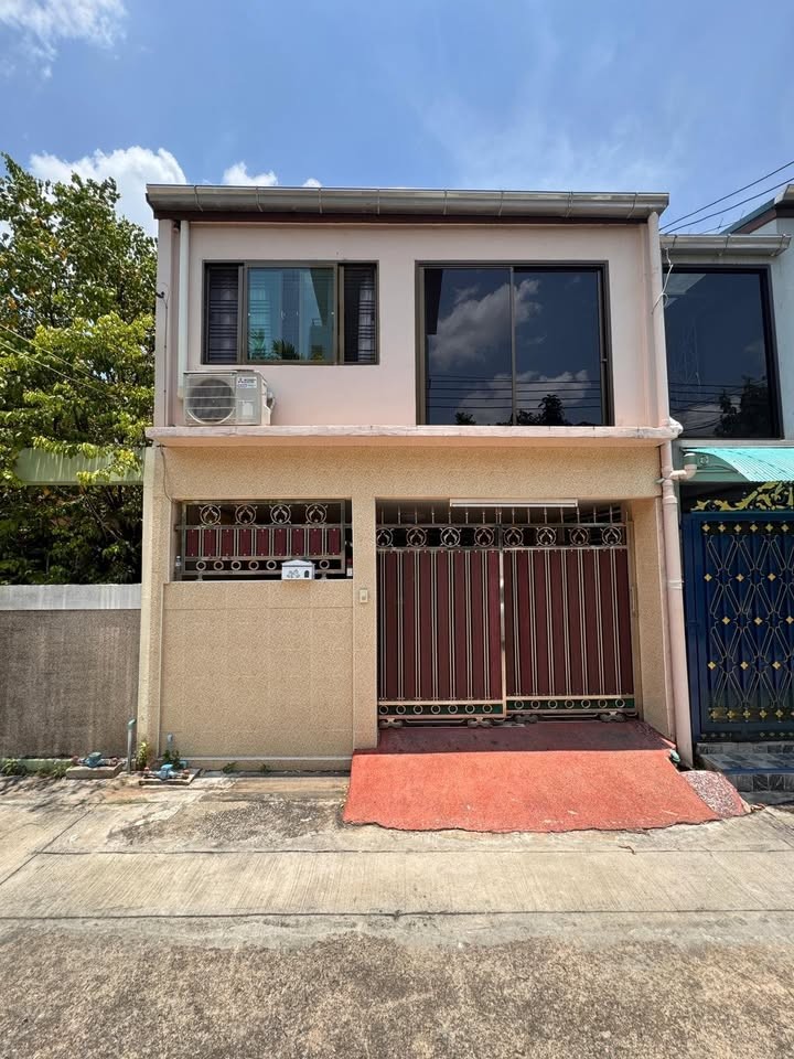 ทาวน์โฮม 2 ชั้น ติด MRT ท่าพระ / 4 ห้องนอน (ขาย), 2-Storey Townhome Near MRT Tha Phra / 4 Bedrooms (FOR SALE) BALL370