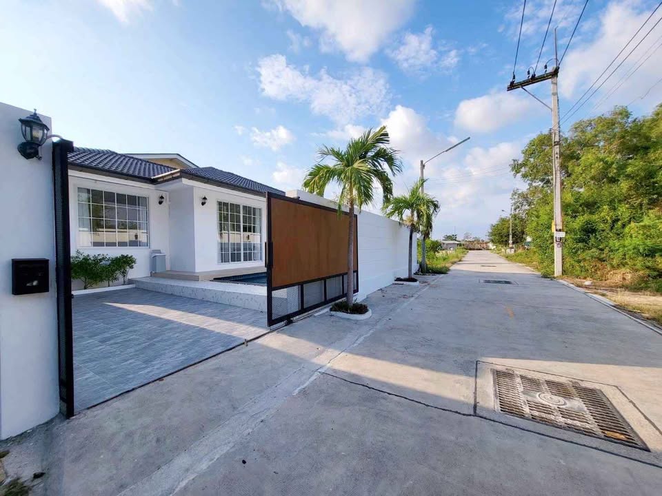 พูลวิลล่า หนองปลาไหลสุขุมวิท 15 / 2 ห้องนอน (ขายพร้อมผู้เช่า), Pool Villa Nong Pla Lai Sukhumvit 15 / 2 Bedrooms (SALE WITH TENANT) BEWN193