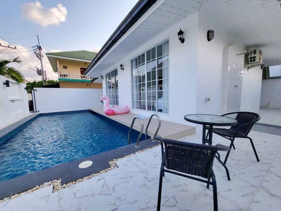 พูลวิลล่า หนองปลาไหลสุขุมวิท 15 / 2 ห้องนอน (ขายพร้อมผู้เช่า), Pool Villa Nong Pla Lai Sukhumvit 15 / 2 Bedrooms (SALE WITH TENANT) BEWN193