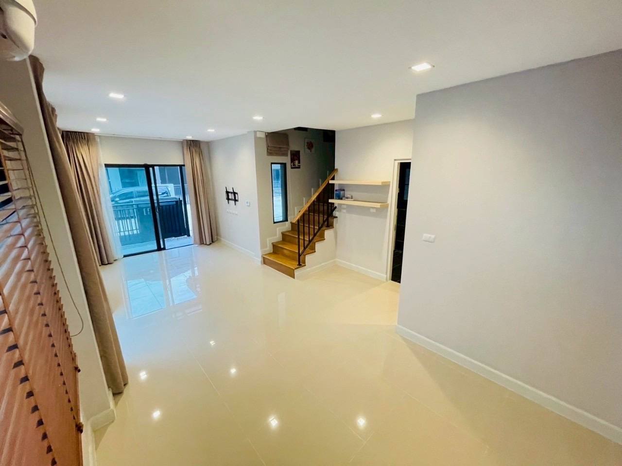 เวนิว เวสต์เกต / 3 ห้องนอน (ขาย), Venue Westgate / 3 Bedrooms (FOR SALE) AOM130