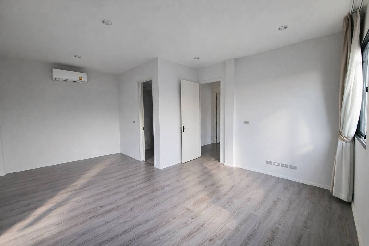 บ้านแฝด เดอะ ซอนเน่ ศรีนครินทร์ บางนา / 4 ห้องนอน (ขาย), Semi-Detached HouseThe Sonne Srinakarin-Bangna / 4 Bedrooms (FOR SALE) POON251