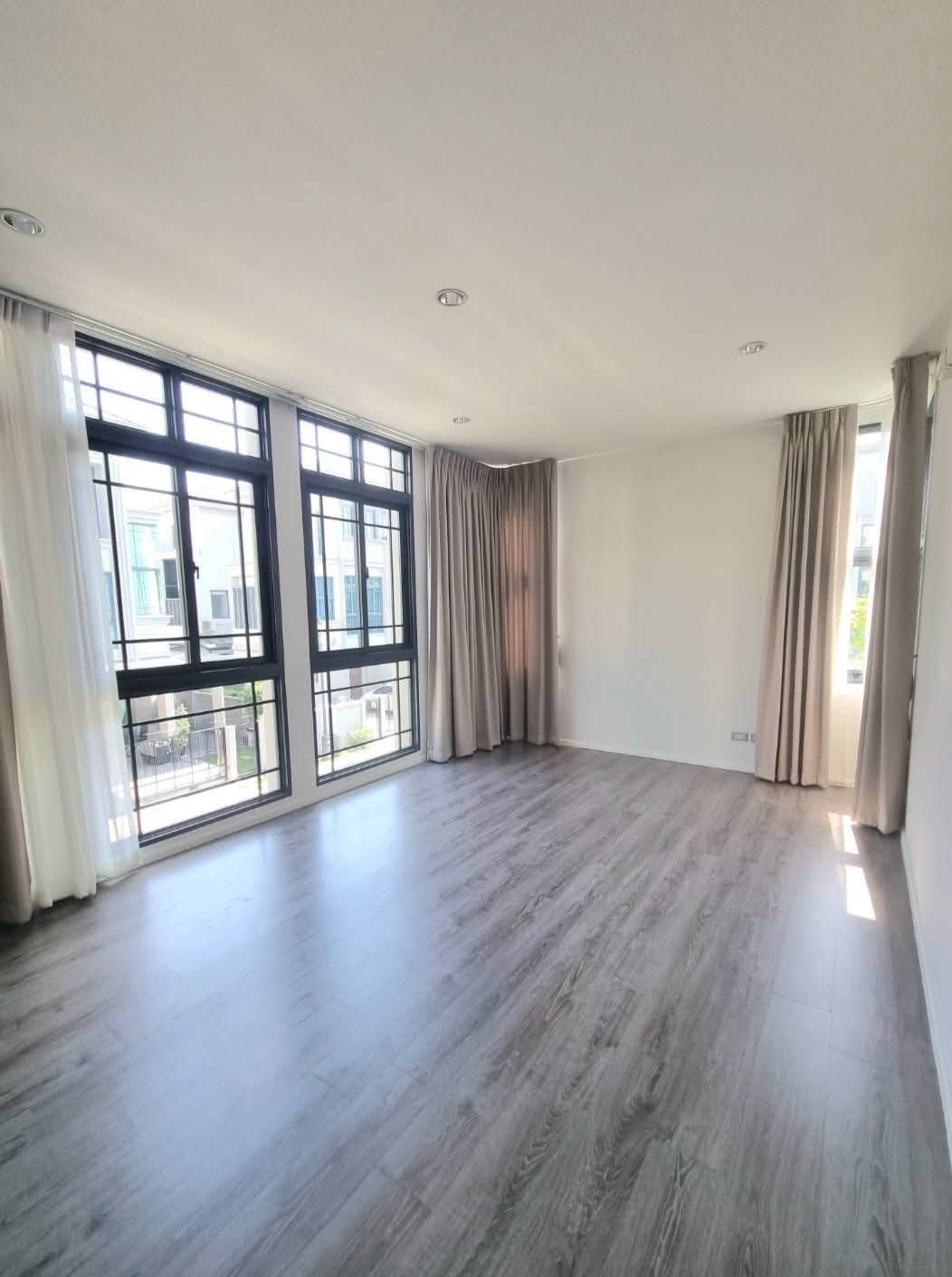 บ้านแฝด เดอะ ซอนเน่ ศรีนครินทร์ บางนา / 4 ห้องนอน (ขาย), Semi-Detached HouseThe Sonne Srinakarin-Bangna / 4 Bedrooms (FOR SALE) POON251