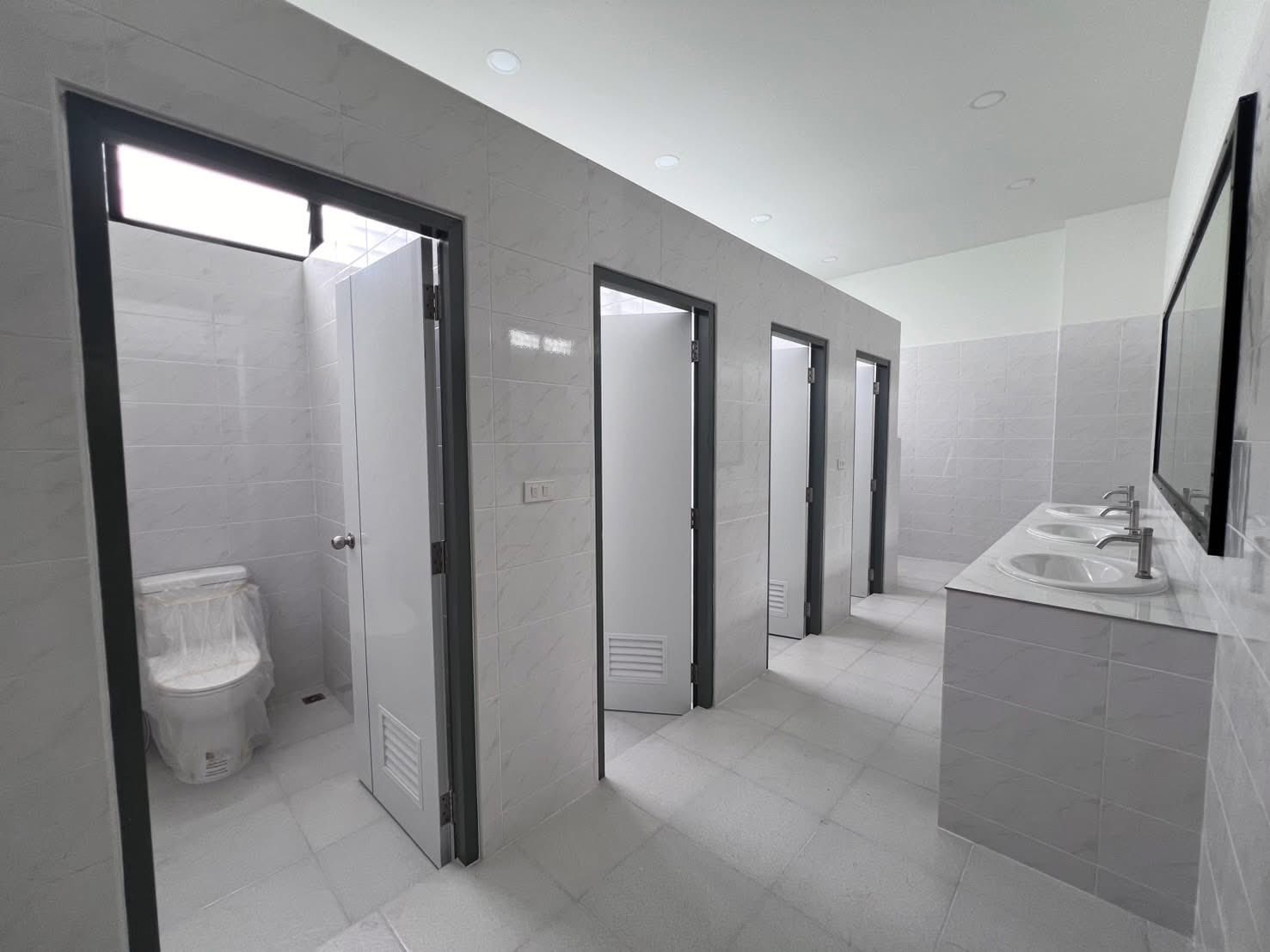 โรงงาน + โฮมออฟฟิศ หลังเซ็นทรัลศาลายา / 5 ห้องนอน (ขาย), Factory & Home Office Behind Central Salaya / 5 Bedrooms (FOR SALE) AOM133