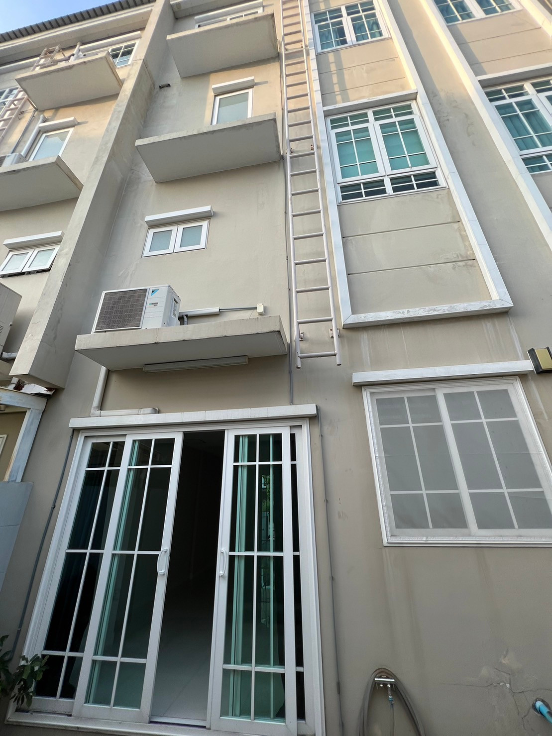 อาคารพาณิชย์ เดอะ มาสเตอร์ แอท บีทีเอส อุดมสุข / 3 ห้องนอน (ขาย), The Master @ BTS Udomsuk / 3 Bedrooms (FOR SALE) GNG165
