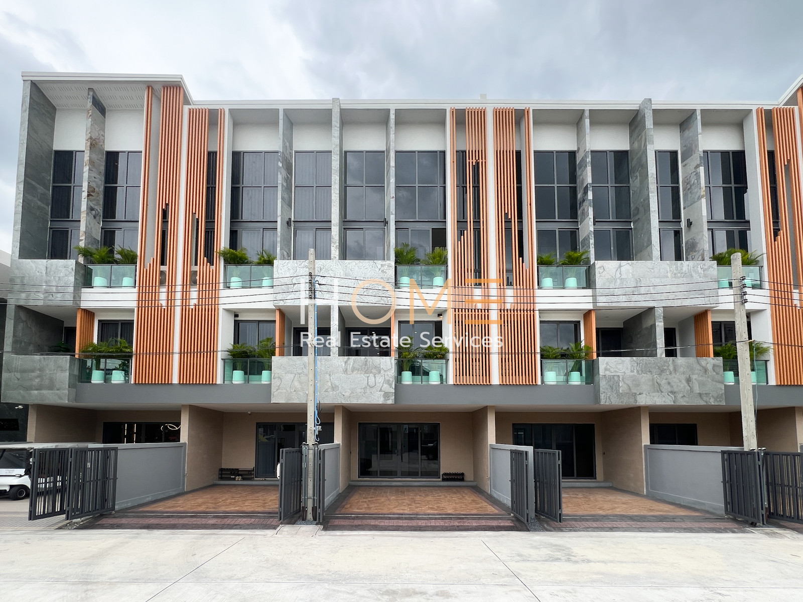 โฮมออฟฟิศ ชญาดา บิซ เพลส ศรีนครินทร์ - อ่อนนุช / 3 ห้องนอน (ขาย), Chayada Biz Place Srinakarin - Onnut / 3 Bedrooms (FOR SALE) GNG139