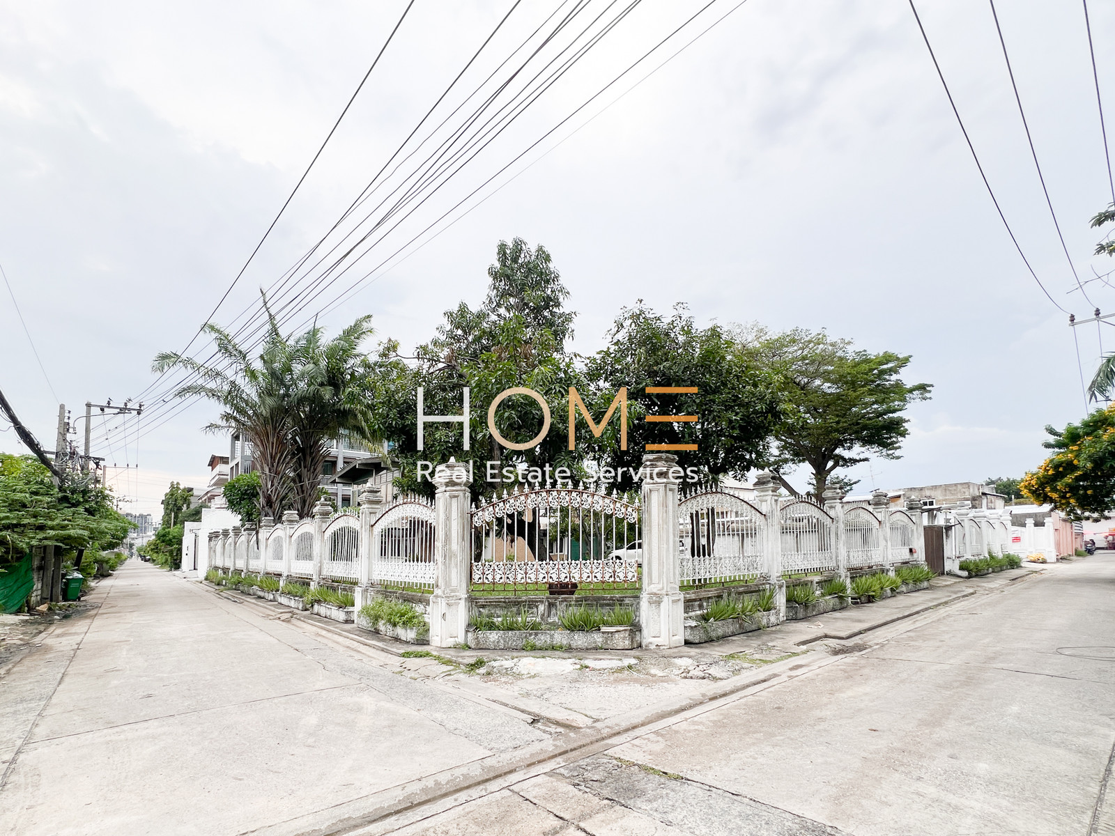 ที่ดินและสิ่งปลูกสร้าง สุขุมวิท 97/1 (ขาย), House & Land Sukhumvit 97/1 (FOR SALE) GNG138
