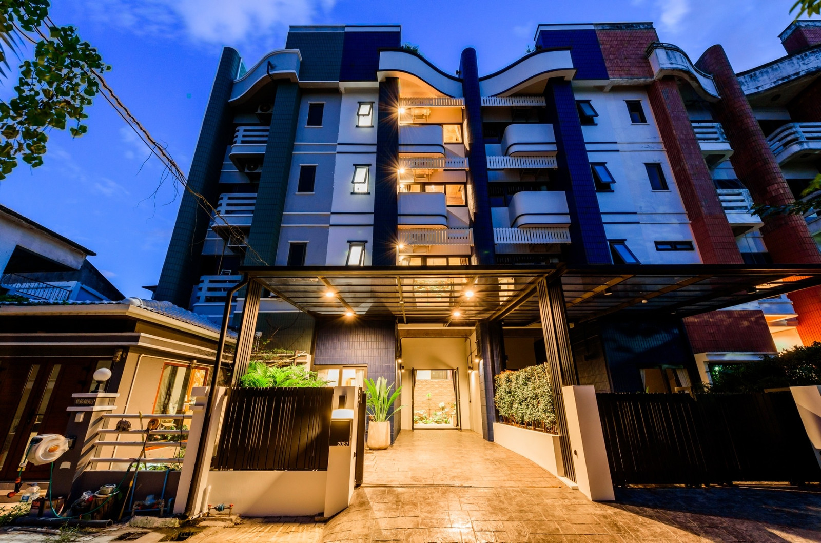 โฮมออฟฟิศ สุขุมวิท 109 / 5 ห้องนอน (ขาย), Home Office Sukhumvit 109 / 5 Bedrooms (FOR SALE) GNG145