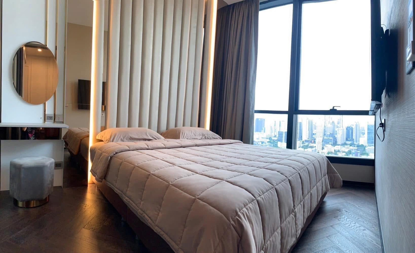The Esse Sukhumvit 36 / 1 Bedroom (SALE WITH TENANT), ดิ เอส สุขุมวิท 36 / 1 ห้องนอน (ขายพร้อมผู้เช่า) PRW095