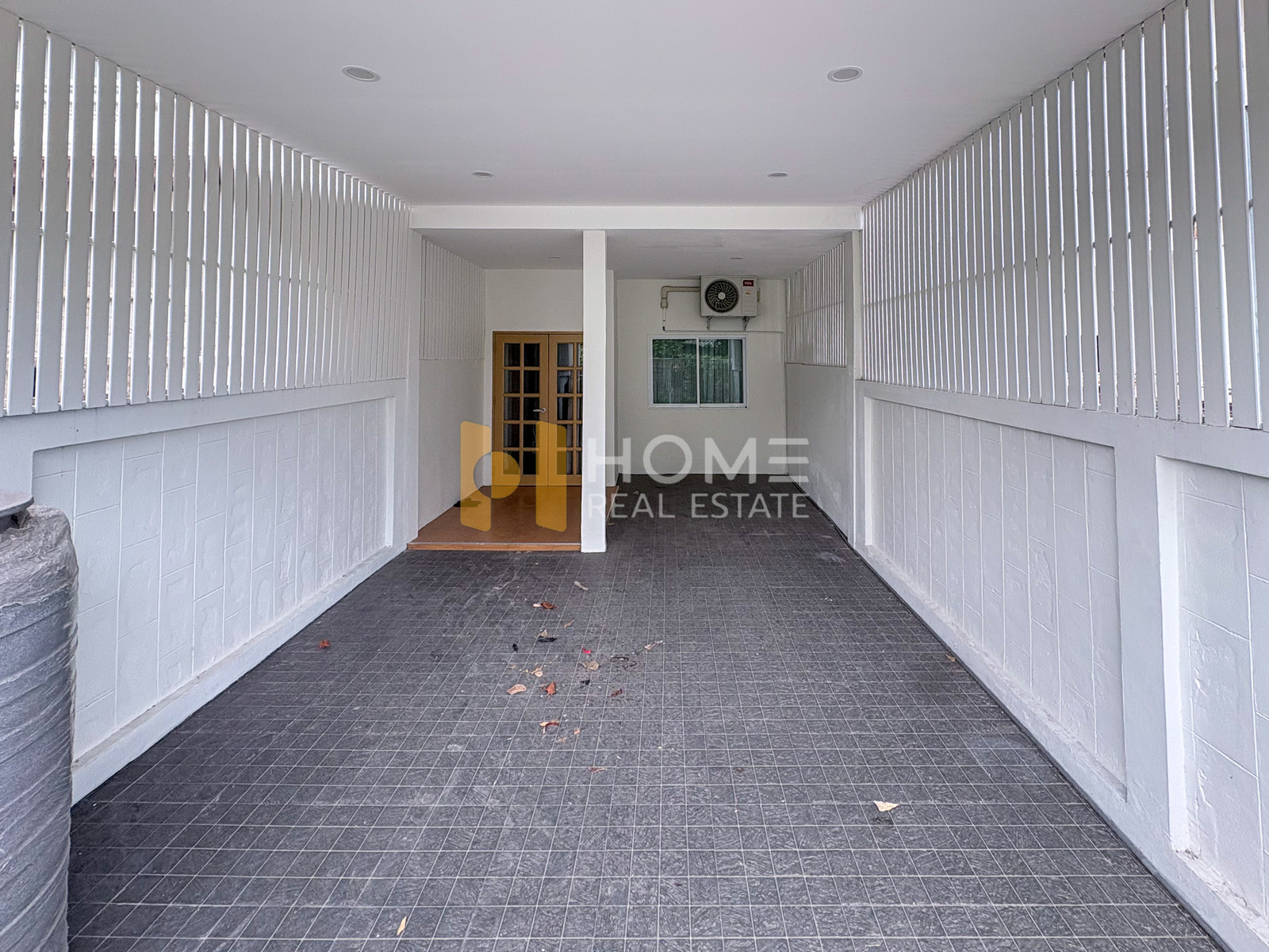 ทาวน์เฮ้าส์ โชคชัย 4 ซอย 81 / 3 ห้องนอน (ขาย), Townhouse Chokchai 4 Soi 81 / 3 Bedrooms (FOR SALE) TPM414