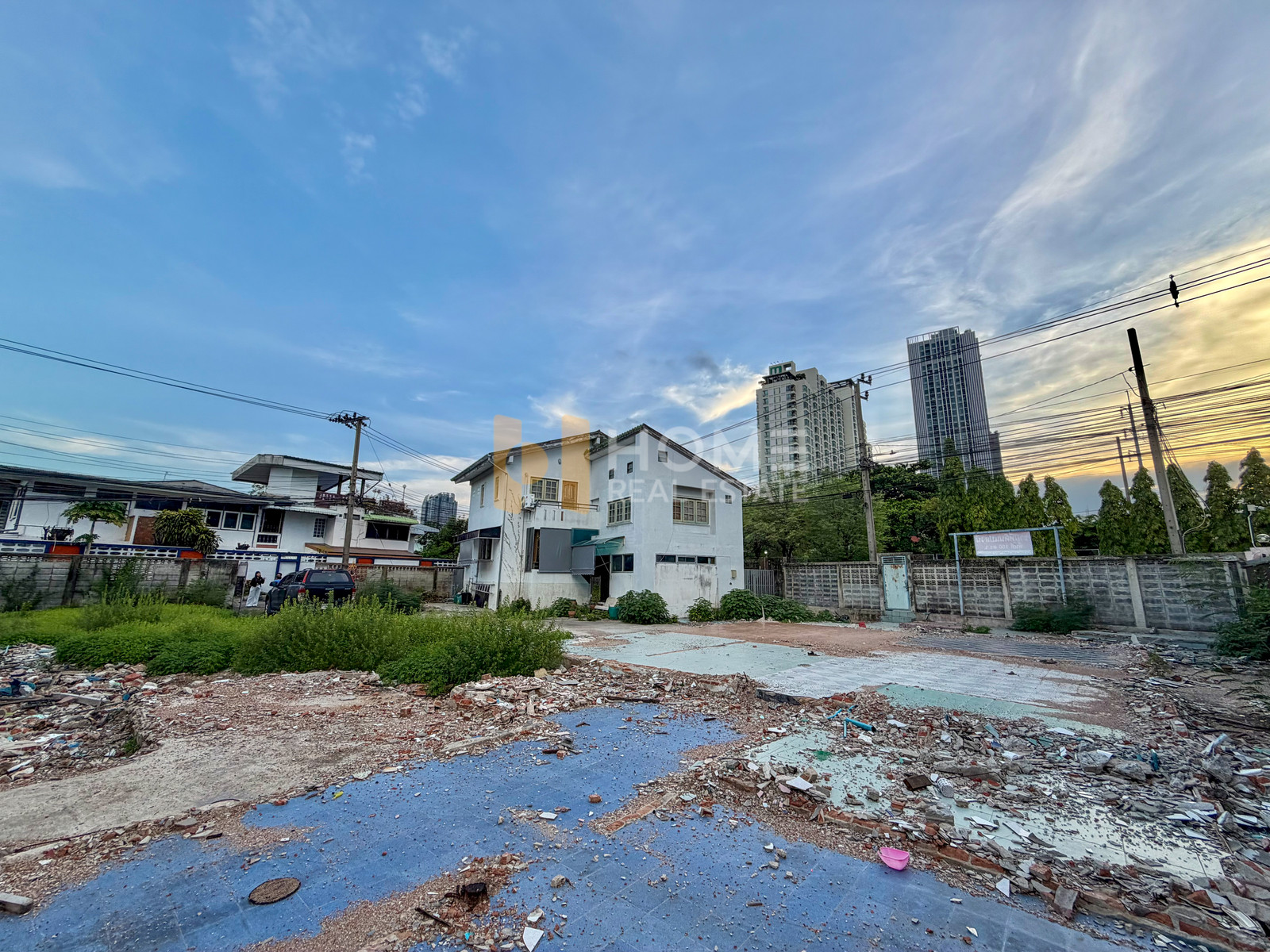 ที่ดิน บางซื่อ ประชาชื่น (ปากซอยน้อมจิต ติดถนนริมคลองประปา) / 150 ตารางวา (ขาย), Land Bangsue Prachachuen (at the entrance of Soi Nomjit, adjacent to the canal road) / 150 Square Wa (FOR SALE) BNS148