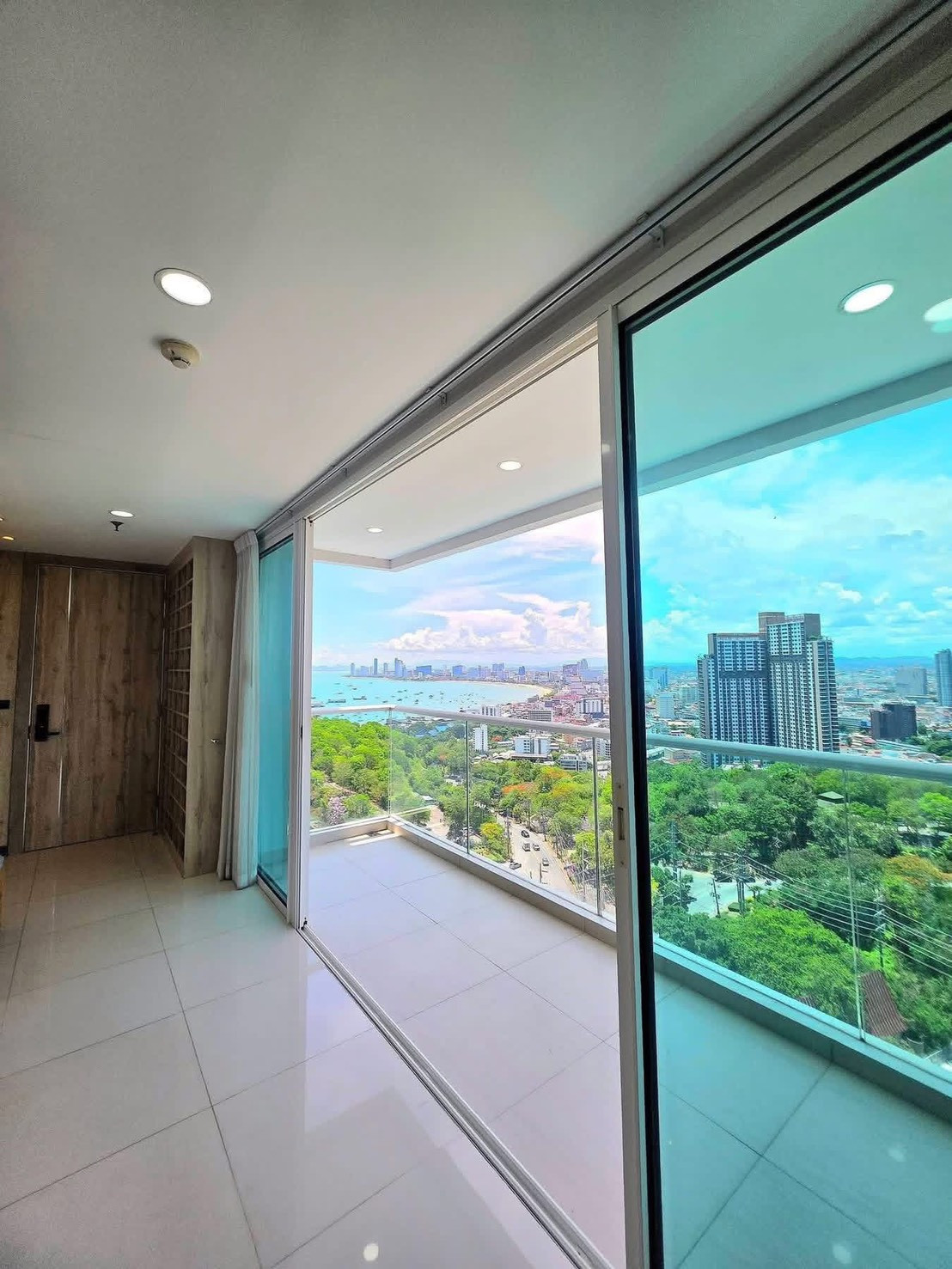 The Vision Condo / 2 Bedrooms (FOR SALE), เดอะ วิชั่น คอนโด / 2 ห้องนอน (ขาย) AM168