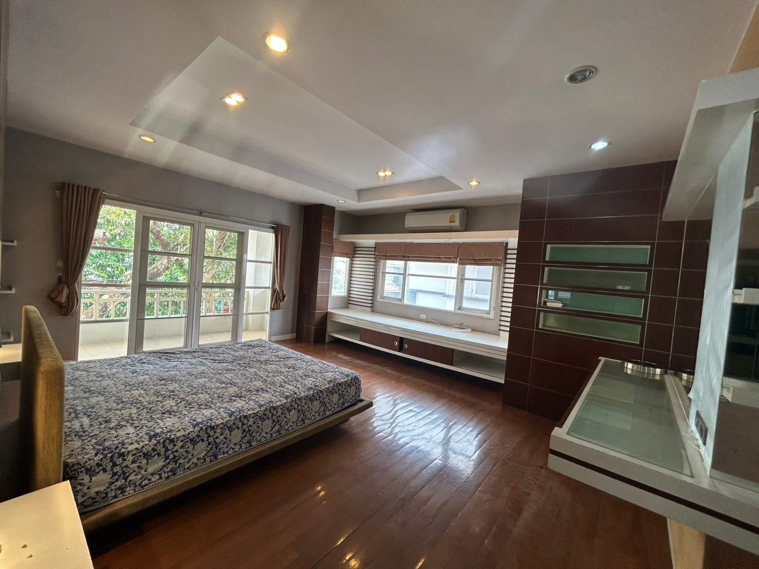หมู่บ้านนาราวัลย์ ซอย อัศวพิเชษฐ์ 20 / 3 ห้องนอน (ขาย), Narawan Village Soi Asawapichet 20 / 3 Bedrooms (FOR SALE) BALL383
