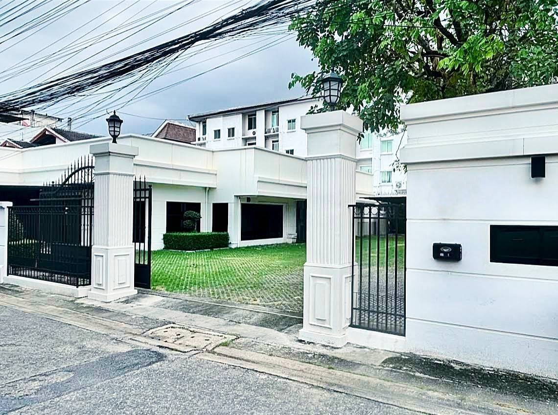 โฮมออฟฟิศ ลาดพร้าว 71 ซอย นาคนิวาส 12 / 3 ห้องนอน (เช่า), Home Office Lat Phrao 71 Soi Nak Niwat 12 / 3 Bedrooms (FOR RENT) BZD209