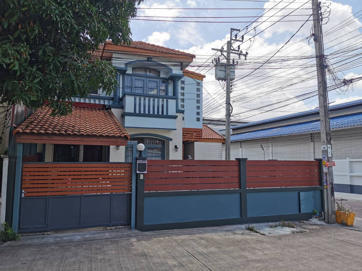 บ้านแฝดติด MRT หลักสอง / 3 ห้องนอน (ขาย), Semi-Detached House near MRT Lak Song / 3 Bedrooms (FOR SALE) BALL385
