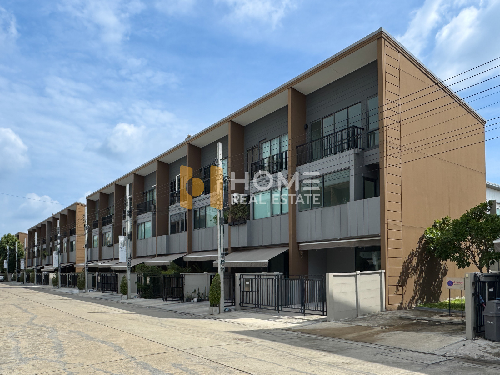 บ้านกลางเมือง สุขุมวิท - อ่อนนุช / 3 ห้องนอน (ขาย), Baan Klang Muang Sukhumvit - Onnut / 3 Bedrooms (FOR SALE) FON327