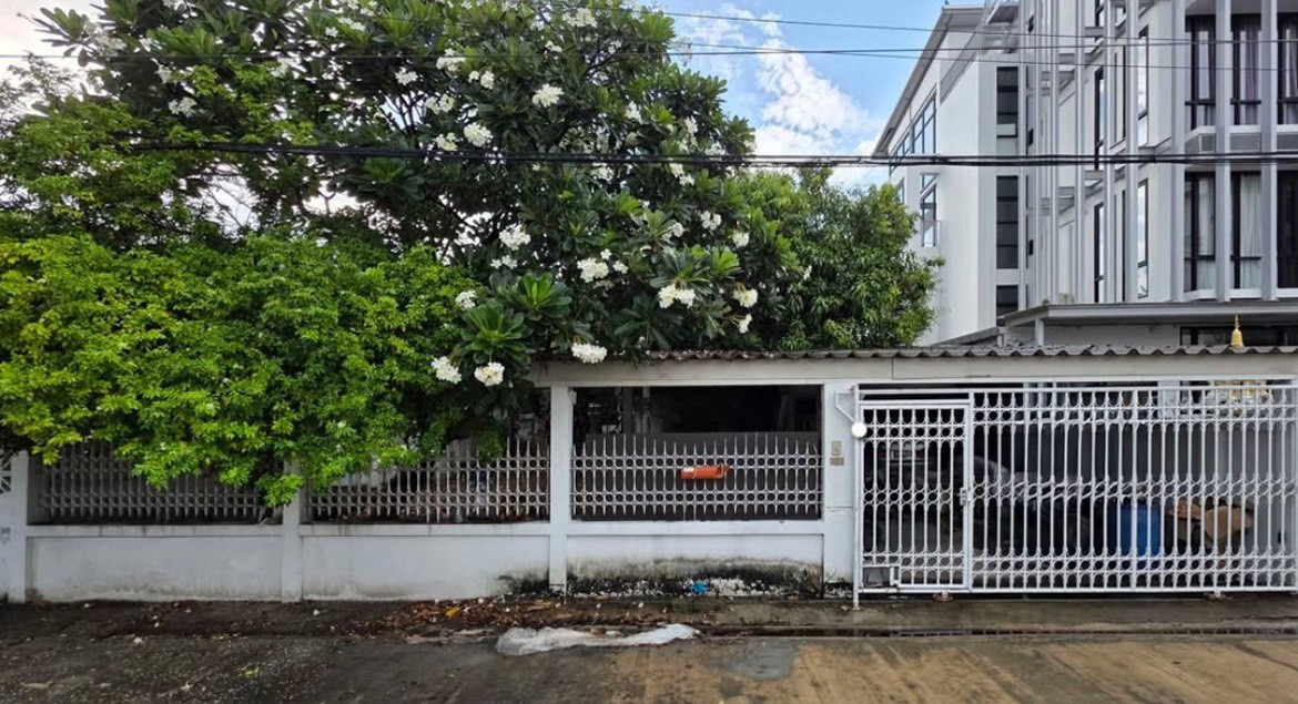 บ้านเดี่ยว พระราม 9 ซอย 51 / 4 ห้องนอน (ขาย), Single House Rama 9 Soi 51 / 4 Bedrooms (FOR SALE) BZD205
