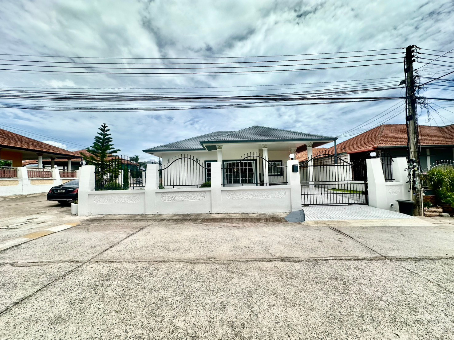 หมู่บ้านเอกมงคล 4/1 / 3 ห้องนอน (ขาย), Eakmongkol Village 4/1 / 3 Bedrooms (FOR SALE) BEWN239