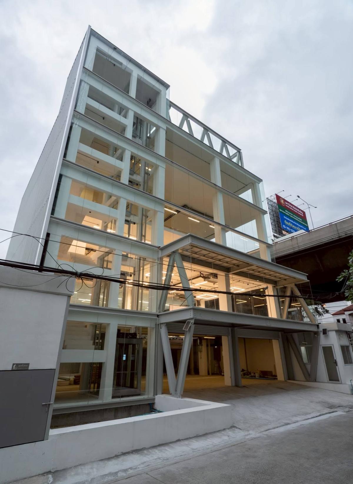 อาคารสำนักงาน อาคาร 6 ชั้น พระราม 9 ซอย 54 / 6 ชั้น (ขาย), Office Building อาคาร 6 ชั้น พระราม 9 ซอย 54 / 6 Floors (FOR SALE) BZD223