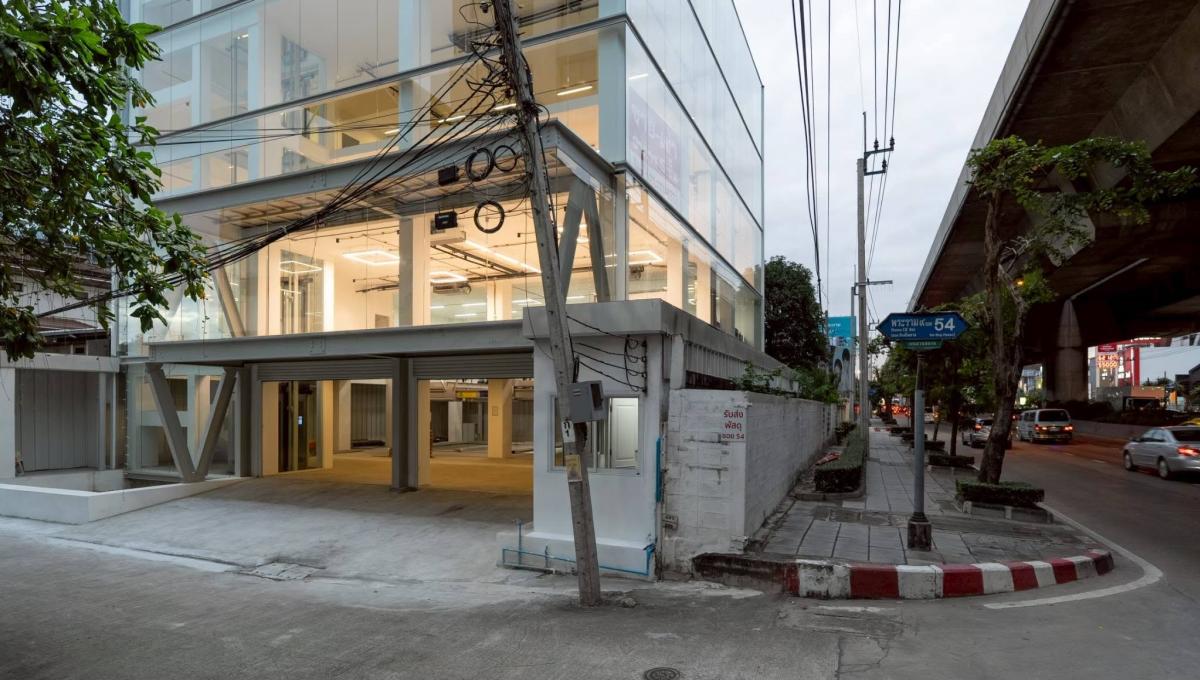 อาคารสำนักงาน อาคาร 6 ชั้น พระราม 9 ซอย 54 / 6 ชั้น (ขาย), Office Building อาคาร 6 ชั้น พระราม 9 ซอย 54 / 6 Floors (FOR SALE) BZD223