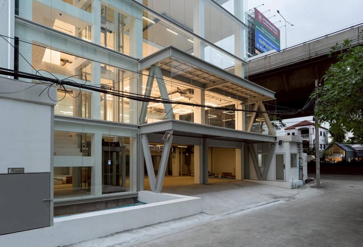อาคารสำนักงาน อาคาร 6 ชั้น พระราม 9 ซอย 54 / 6 ชั้น (ขาย), Office Building อาคาร 6 ชั้น พระราม 9 ซอย 54 / 6 Floors (FOR SALE) BZD223