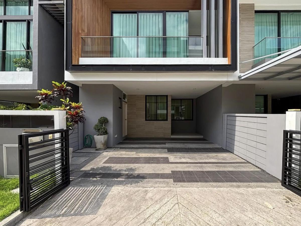ทาวน์โฮม เนอวานา ดีฟายน์ ศรีนครินทร์ - พระราม 9 / 3 ห้องนอน (ให้เช่า), Townhome Nirvana Define Srinakarin - Rama 9 / 3 Bedrooms (FOR RENT) BZD222