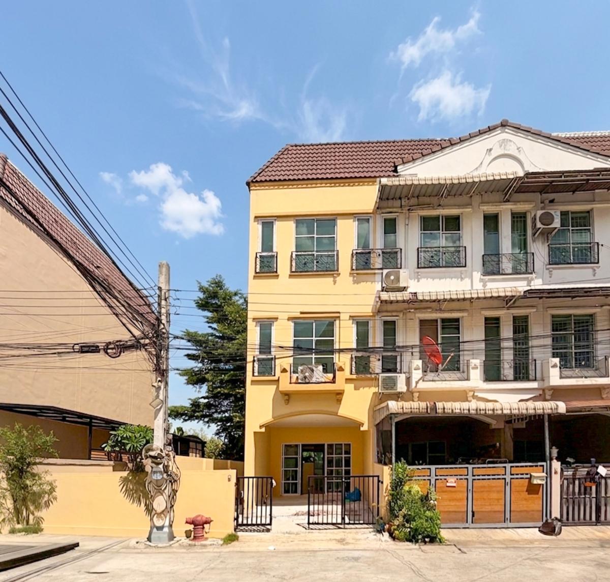 ทาวน์เฮ้าส์ โมเดิร์น ทาวน์ เอกชัย 46 / 3 ห้องนอน (ขาย), Townhouse Modern Town Ekkachai 46 / 3 Bedrooms (FOR SALE) BALL008