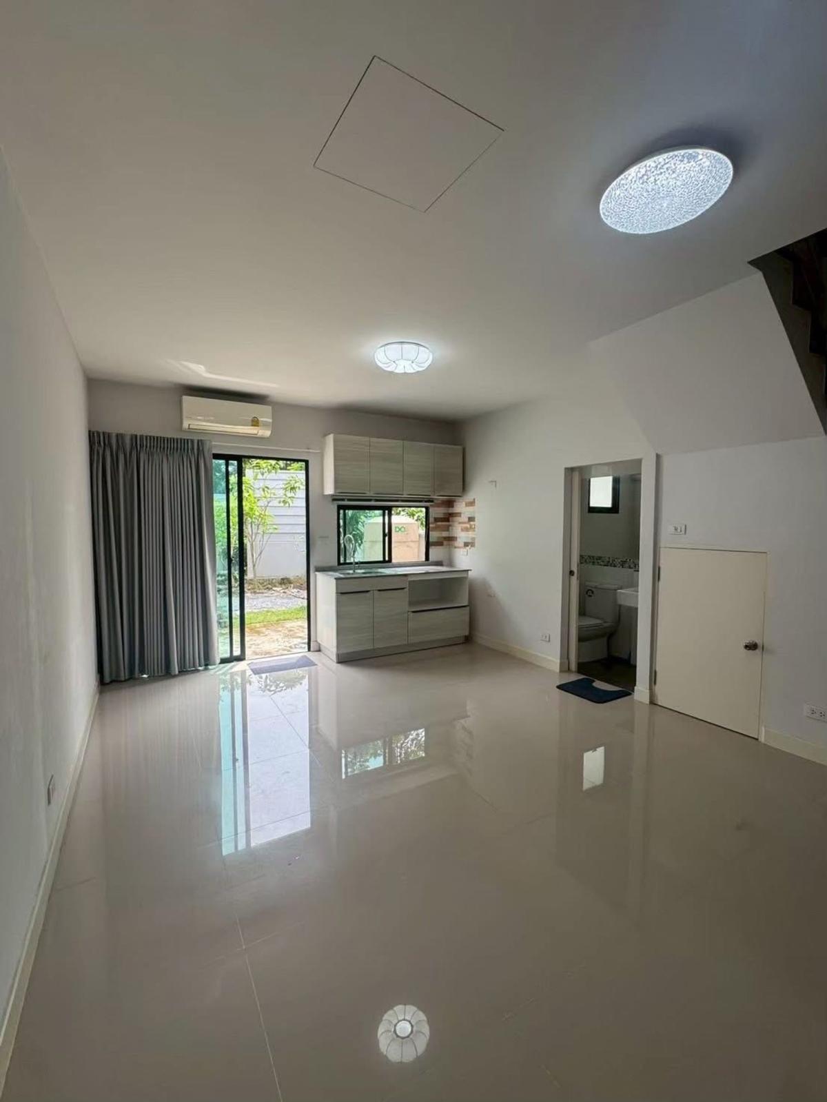 ทาวน์โฮม บ้านกลางเมือง ราชพฤกษ์ - รัตนาธิเบศร์ / 3 ห้องนอน (ขาย), Townhome Baan Klang Muang Ratchaphruek - Rattanathibet / 3 Bedrooms (FOR SALE) EARK001