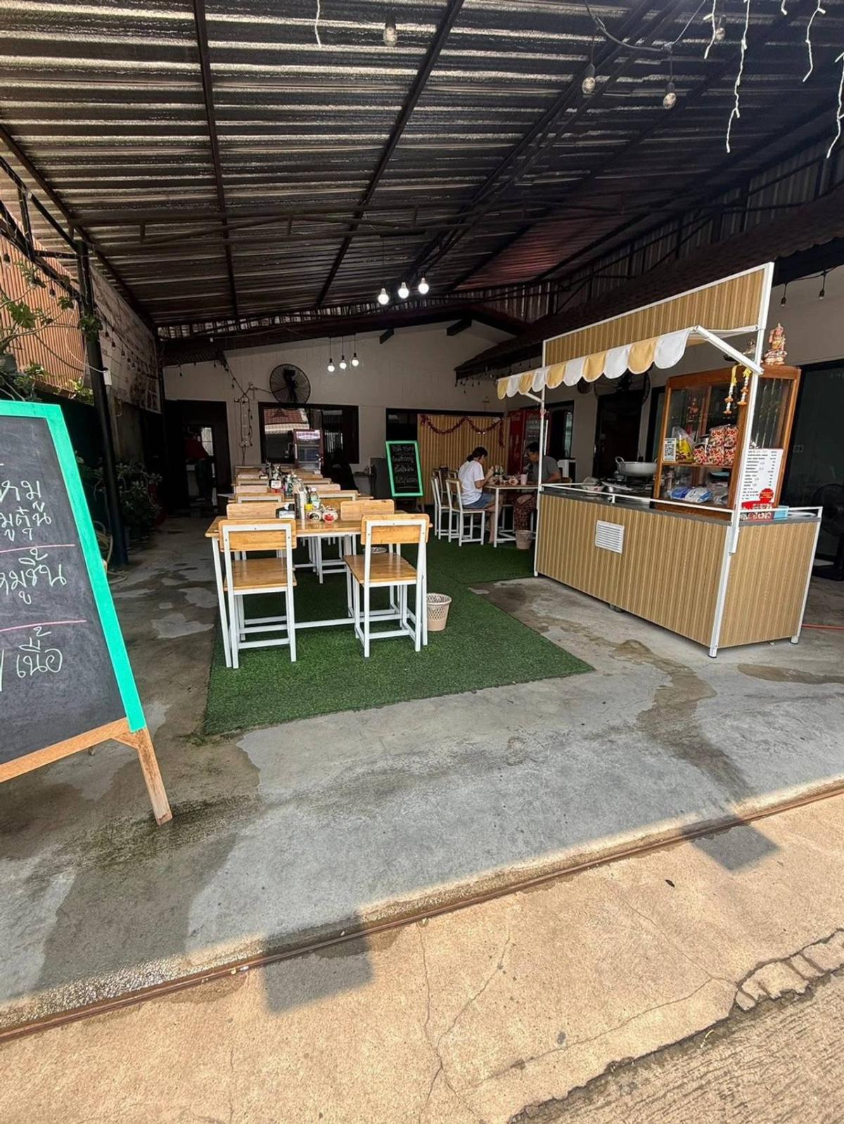 บ้านเดี่ยว บ้านเดี่ยว แถวโชคชัย 4 / 2 ห้องนอน (ให้เช่า), House บ้านเดี่ยว แถวโชคชัย 4 / 2 Bedrooms (FOR RENT) EARK031