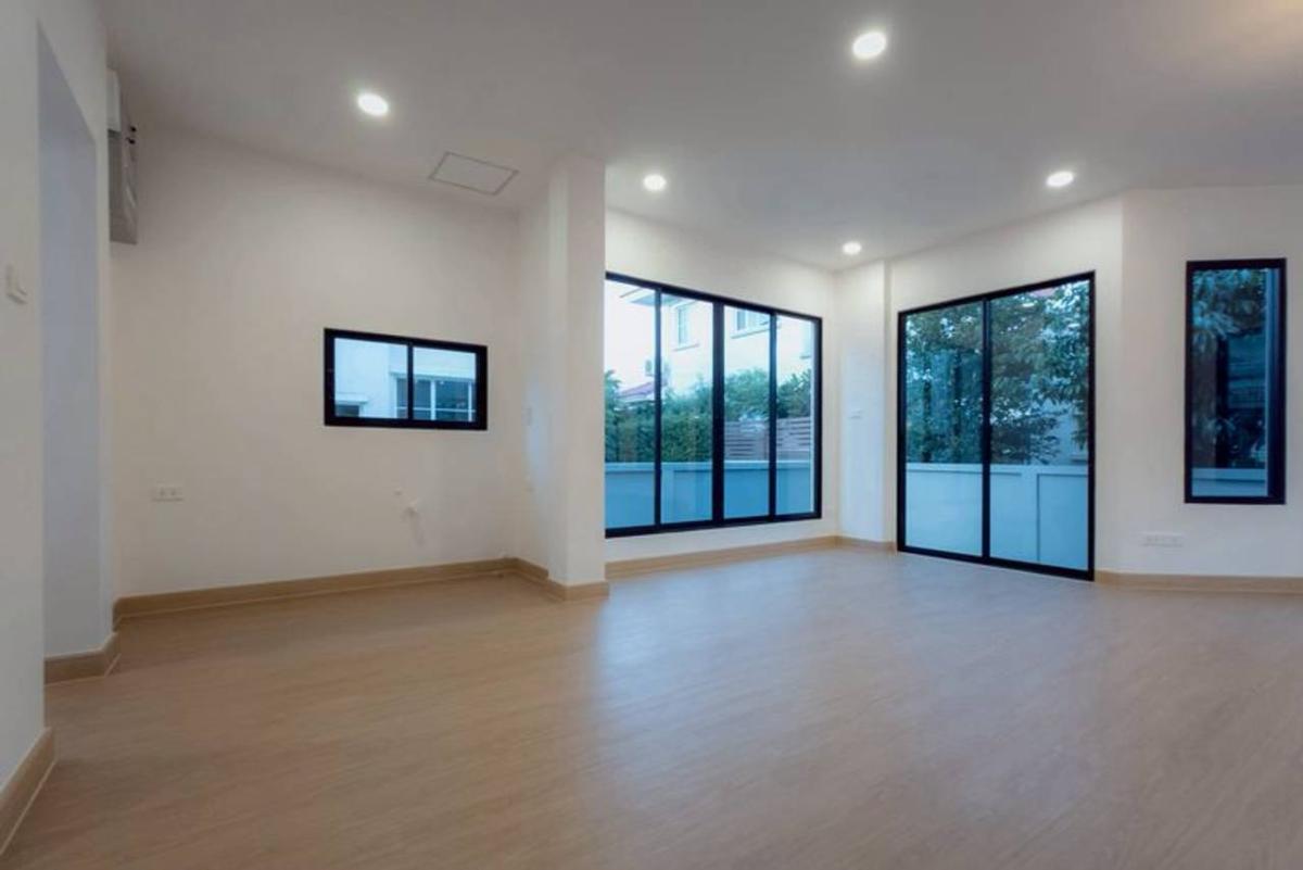 บ้านเดี่ยว หมู่บ้านมัณฑนา ปิ่นเกล้า-พระราม 5 / 3 ห้องนอน (ขาย), House Mantana Pinklao-Rama 5 / 3 Bedrooms (FOR SALE) EARK043