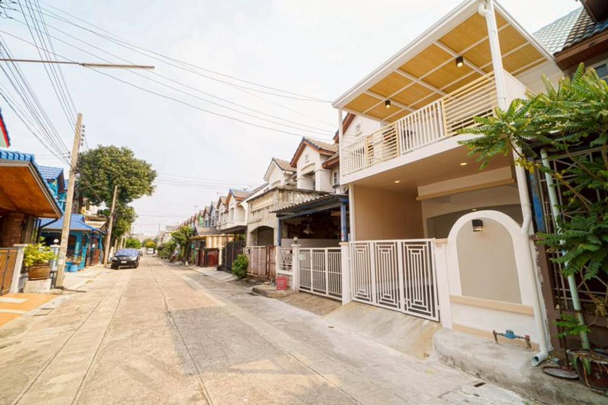 ทาวน์เฮ้าส์ หมู่บ้านลุมพินี / 3 ห้องนอน (ขาย), Townhouse หมู่บ้านลุมพินี / 3 Bedrooms (FOR SALE) EARK050