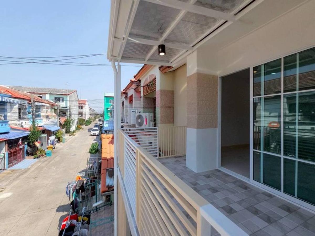 ทาวน์เฮ้าส์ หมู่บ้าน นันทิชา 1 / 3 ห้องนอน (ขาย), Townhouse หมู่บ้าน นันทิชา 1 / 3 Bedrooms (FOR SALE) EARK051