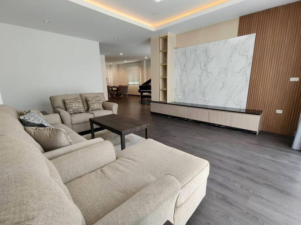 บ้านเดี่ยว บ้านเดี่ยว 3 ชั้น ซอยสุขุมวิท 65 / 4 ห้องนอน (ขาย), House บ้านเดี่ยว 3 ชั้น ซอยสุขุมวิท 65 / 4 Bedrooms (FOR SALE) GNG189