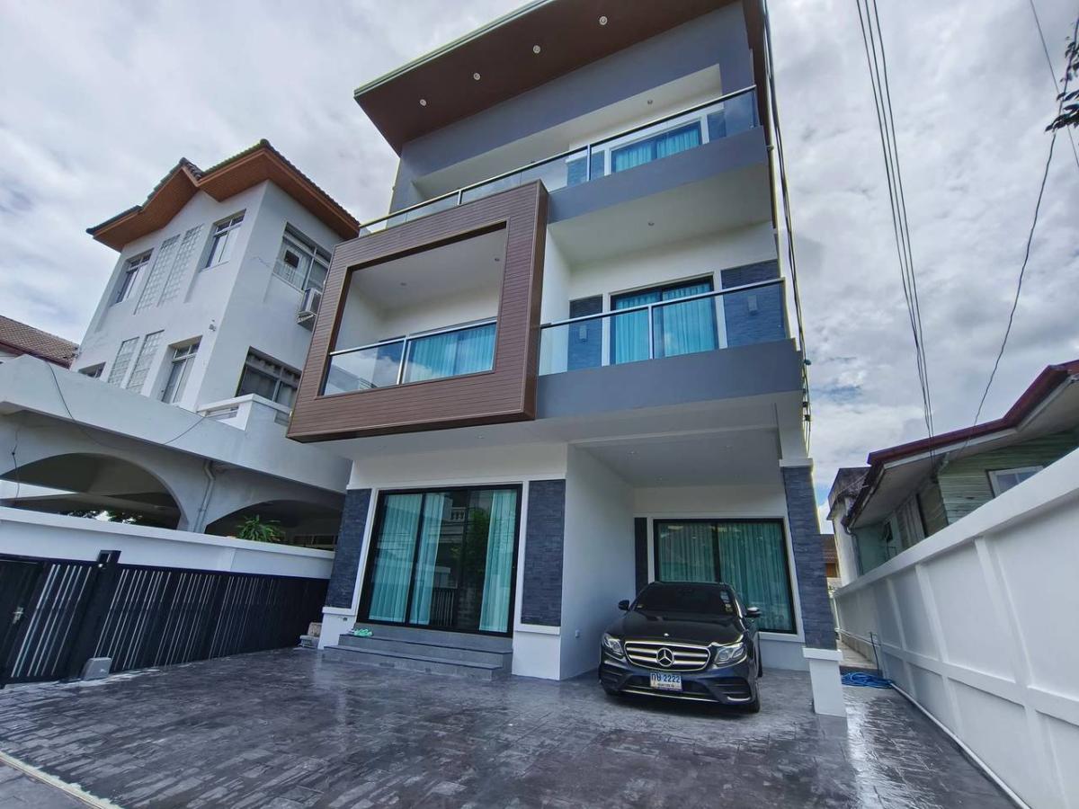 บ้านเดี่ยว บ้านเดี่ยว 3 ชั้น ซอยสุขุมวิท 65 / 4 ห้องนอน (ให้เช่า), House บ้านเดี่ยว 3 ชั้น ซอยสุขุมวิท 65 / 4 Bedrooms (FOR RENT) GNG189