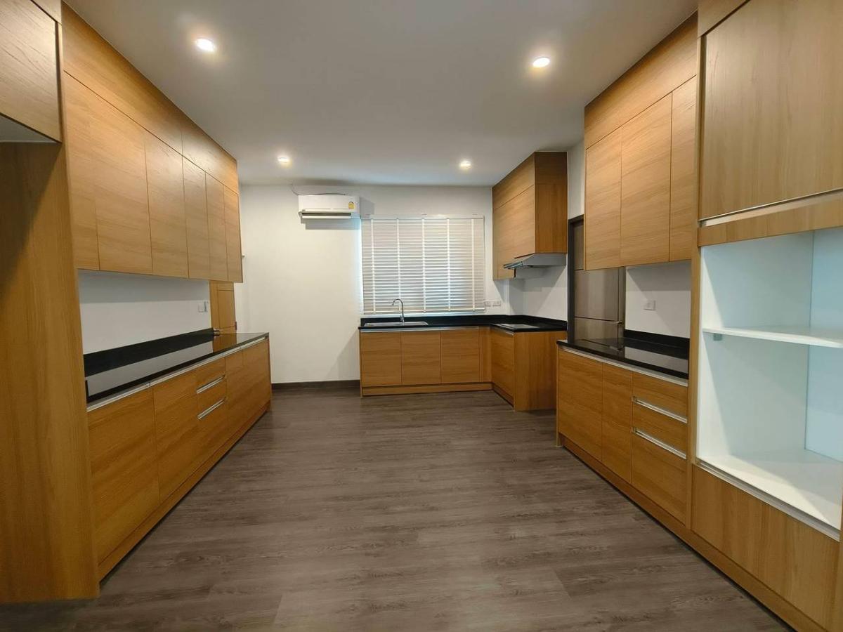 บ้านเดี่ยว บ้านเดี่ยว 3 ชั้น ซอยสุขุมวิท 65 / 4 ห้องนอน (ให้เช่า), House บ้านเดี่ยว 3 ชั้น ซอยสุขุมวิท 65 / 4 Bedrooms (FOR RENT) GNG189