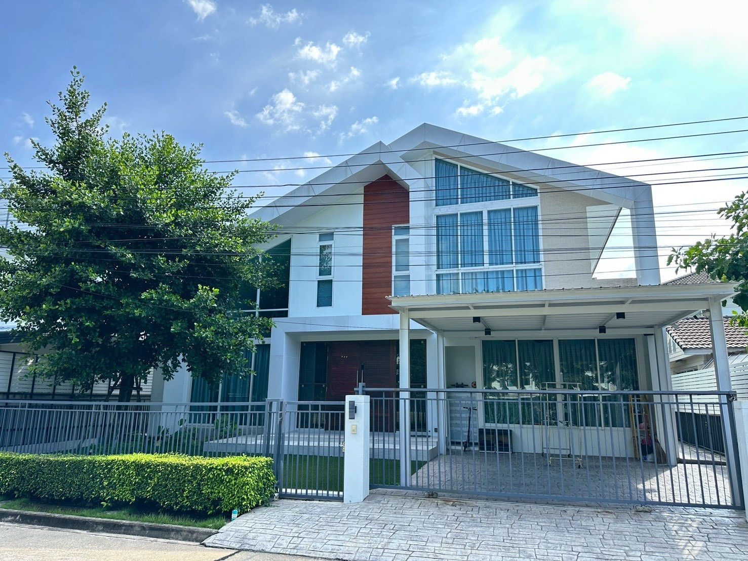 บ้านเดี่ยว มัณฑนา ปิ่นเกล้า พระราม 5 / 4 ห้องนอน (ขาย), House Manthana Pinklao Rama 5 / 4 Bedrooms (FOR SALE) EARK006