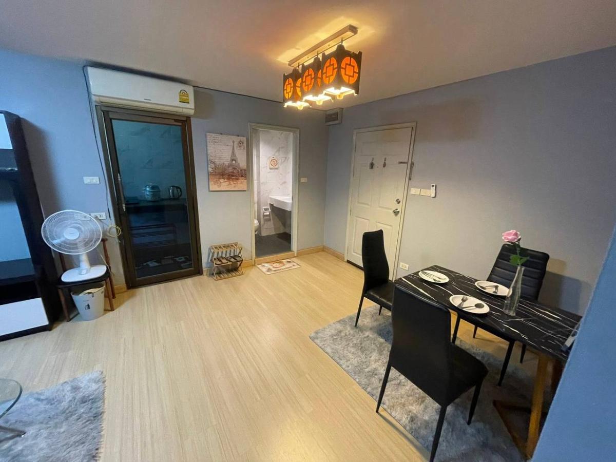 Lumpini Center สุขุมวิท 77 / 2 Bedrooms (SALE WITH TENANT), Lumpini Center สุขุมวิท 77 / 2 ห้องนอน (ขายพร้อมผู้เช่า) PRW135
