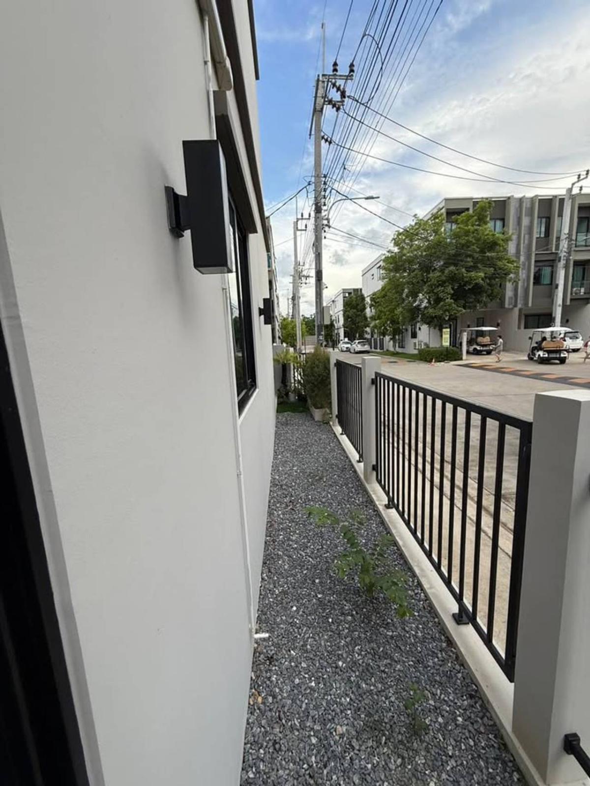 ทาวน์โฮม เดอะ เมิร์ธ ไลท์ ราชพฤกษ์-พระราม 5 / 3 ห้องนอน (ขาย), Townhome The Mirth Lite Ratchaphruek-Rama 5 / 3 Bedrooms (FOR SALE) EARK049