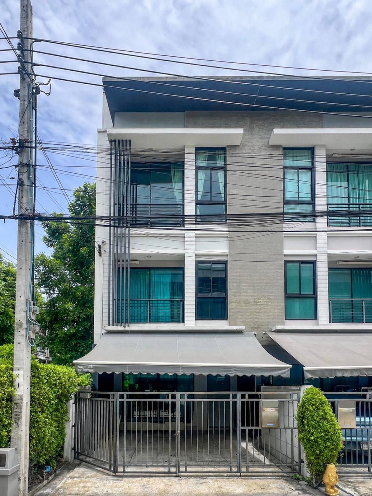 ทาวน์โฮม บ้านกลางเมือง พระราม 9 - รามคำแหง / 3 ห้องนอน (ให้เช่า), Townhome Baan Klang Muang Rama 9 - Ramkhamhaeng / 3 Bedrooms (FOR RENT) BZD226