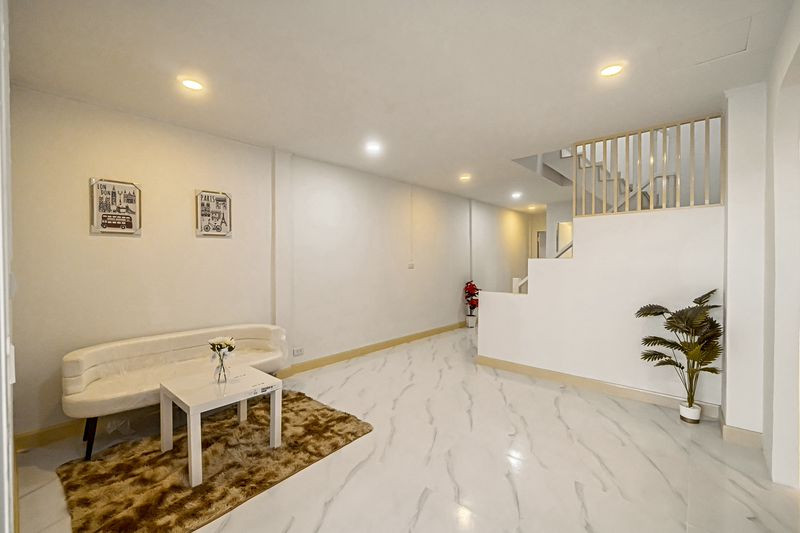 ทาวน์เฮ้าส์ หมู่บ้านลุมพินี บางบัวทอง / 3 ห้องนอน (ขาย), Townhouse Lumpini - Bang Bua Thong / 3 Bedrooms (FOR SALE) EARK050