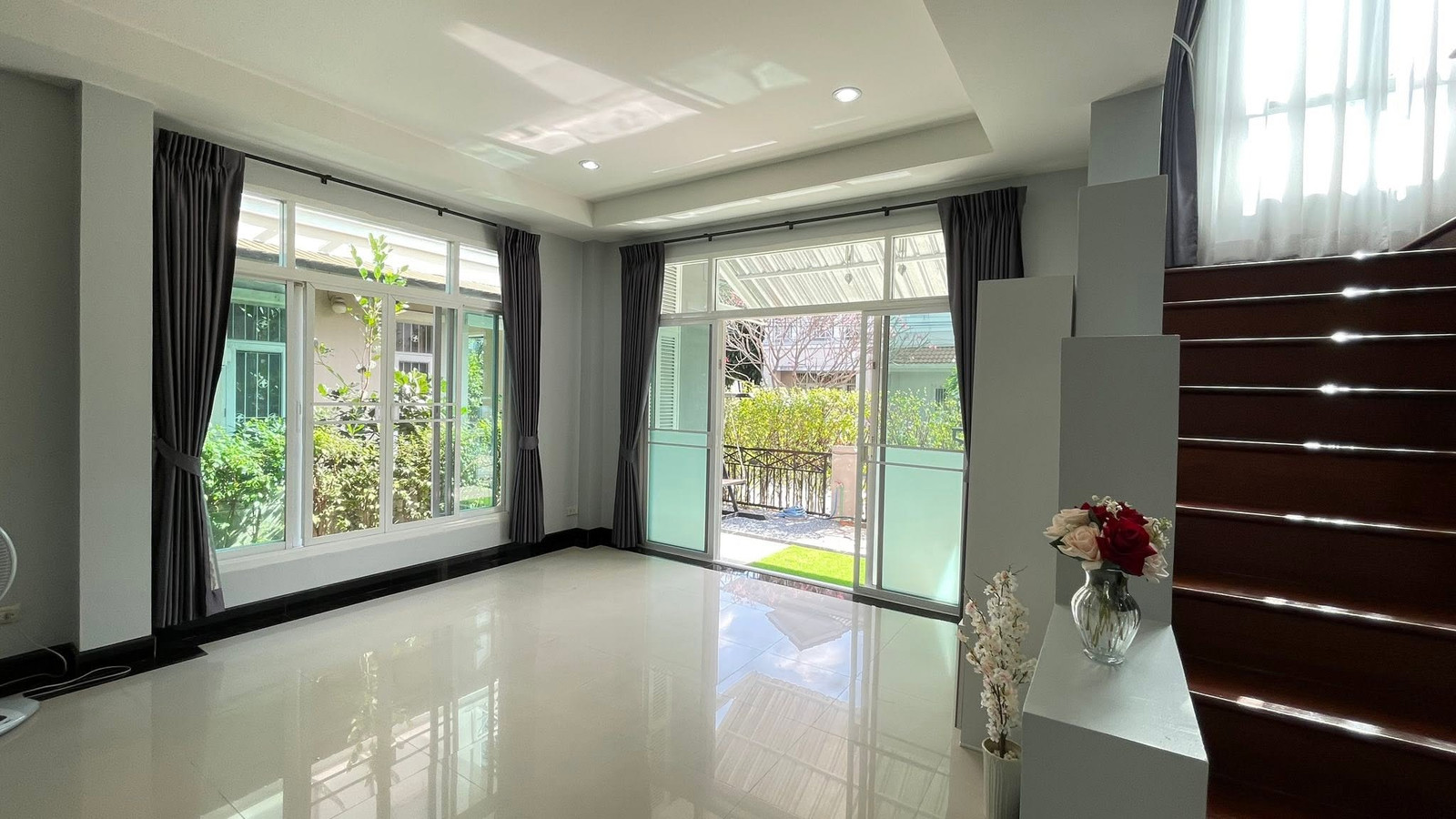 บ้าน ลลิล เดอะยังเอ็กซ์คลูทีฟ อ่อนนุช-วงแหวน / 4 ห้องนอน (ขาย), Baan Lalin The Young Executive Onnut - Suwannabhumi / 4 Bedrooms (FOR SALE) POON273
