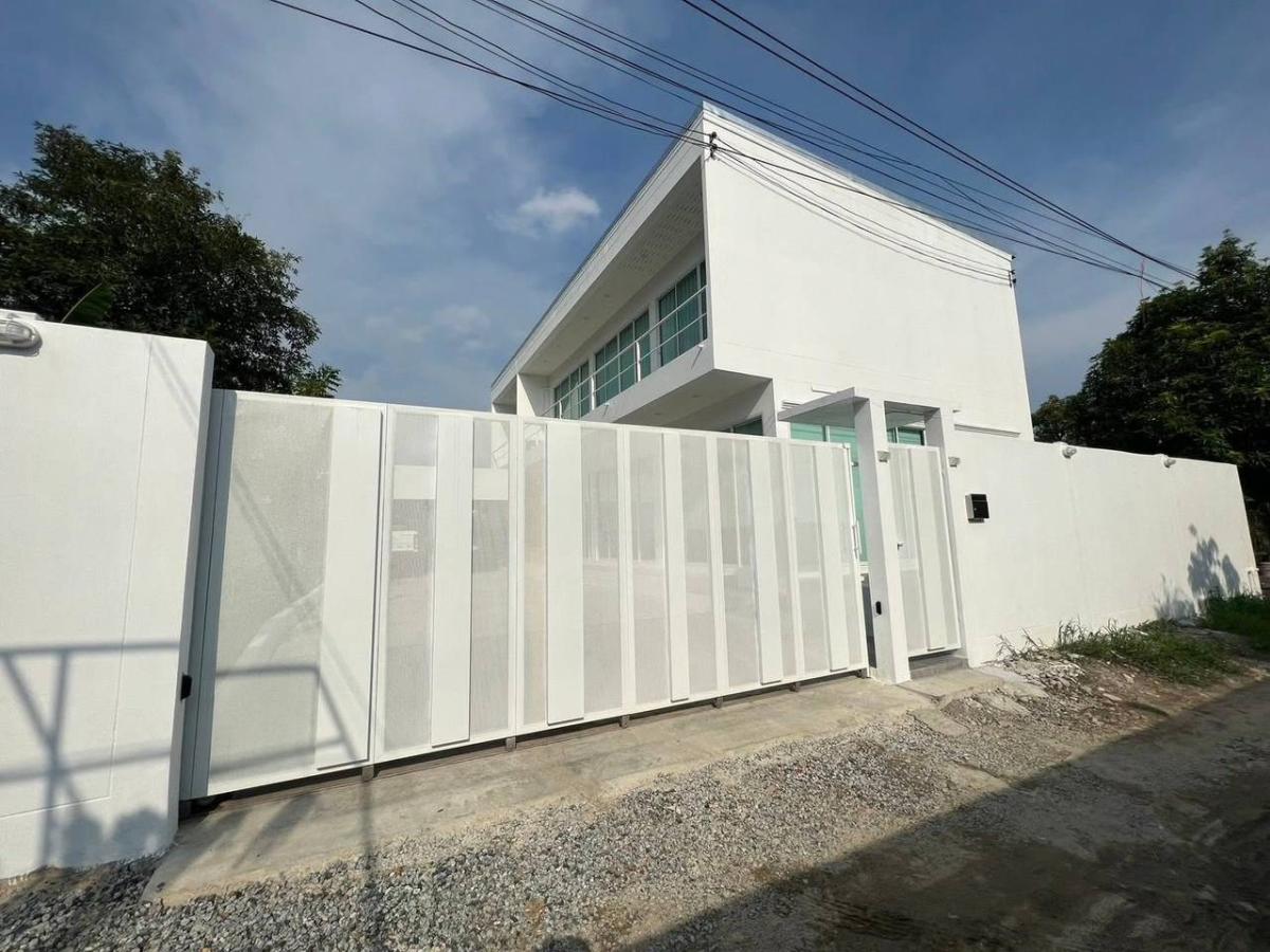 บ้านเดี่ยว ซอย ลาดกระบัง 1 / 5 ห้องนอน (ขาย), Detached house, Soi Ladkrabang 1 / 5 Bedrooms (FOR SALE) BZD225