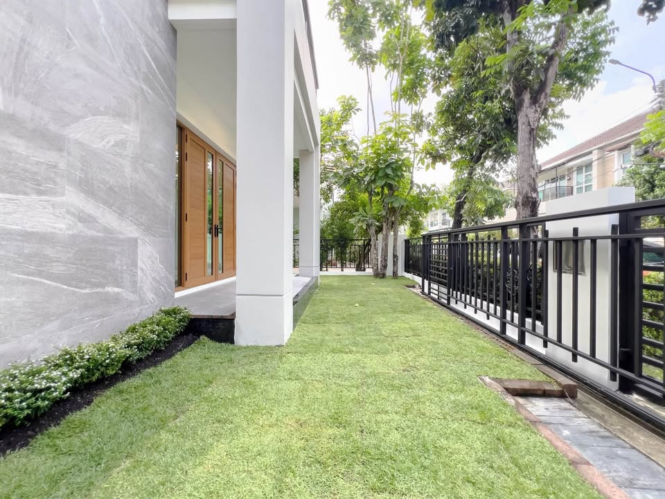 บ้านเดี่ยว บางกอก บูเลอวาร์ด สาทร - ปิ่นเกล้า 1 / 3 ห้องนอน (ขาย), House Bangkok Boulevard Sathorn - Pinklao 1 / 3 Bedrooms (FOR SALE) EARK002