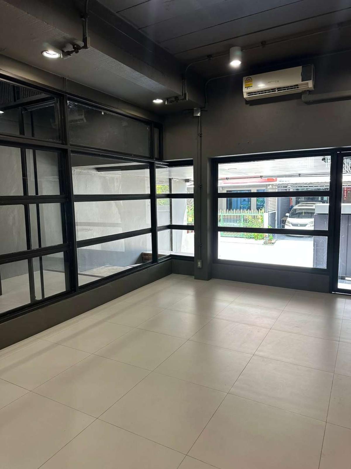 โฮมออฟฟิศ พระราม 9 ซอย 19 / 5 ห้องนอน (ขาย), Home office, Rama 9 Soi 19 / 5 Bedrooms (FOR SALE) BZD232