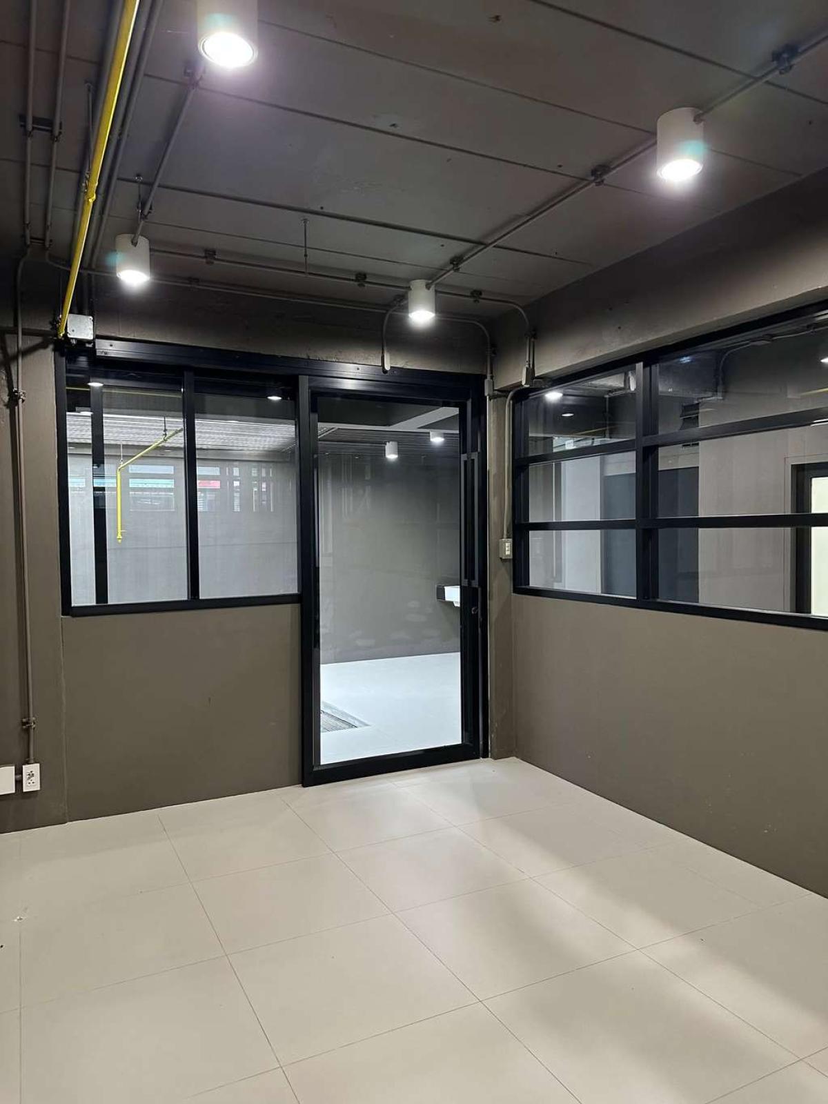 โฮมออฟฟิศ พระราม 9 ซอย 19 / 5 ห้องนอน (ให้เช่า), Home office, Rama 9 Soi 19 / 5 Bedrooms (FOR RENT) BZD232