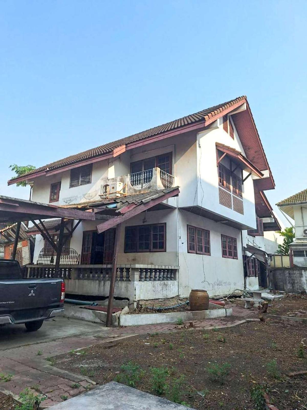 ที่ดินพร้อมสิ่งปลูกสร้าง ซอยศรีนครินทร์ 38 / 141 ตร.วา (ขาย), Land with buildings, Soi Srinakarin 38. / 141 Square Wa (FOR SALE) GNG181