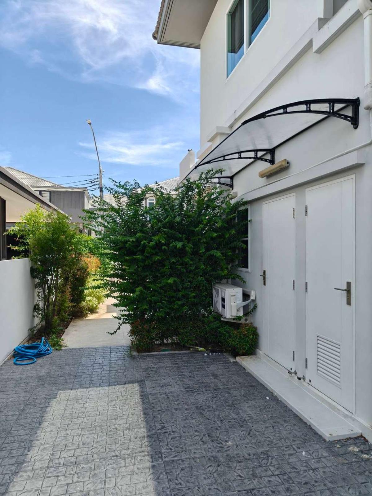 มัณฑนา 2 บางนา กม.7 / 4 ห้องนอน (ให้เช่า), Mantana 2 Bangna KM.7 / 4 Bedrooms (FOR RENT) DA040
