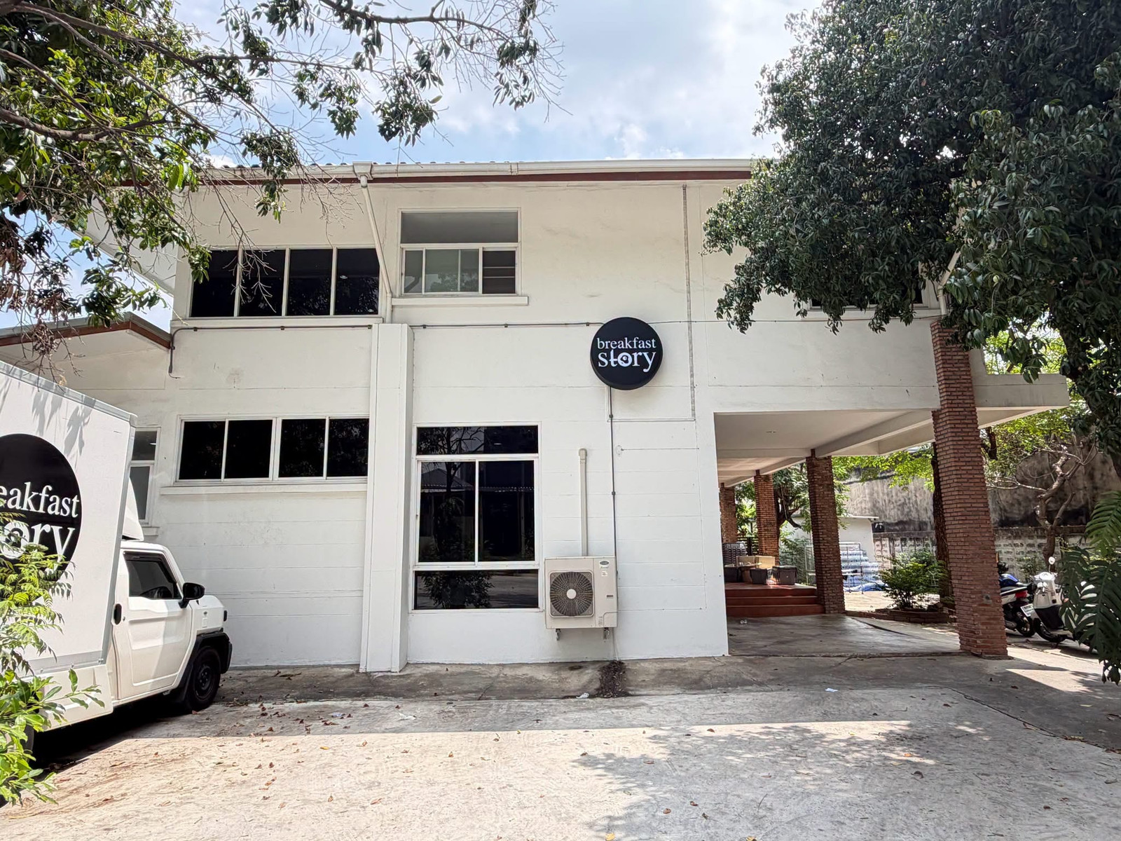บ้านเดี่ยว สุขุมวิท 55 / 4 ห้องนอน (ให้เช่า), Detached house Sukhumvit 55 / 4 Bedrooms (FOR RENT) GNG200